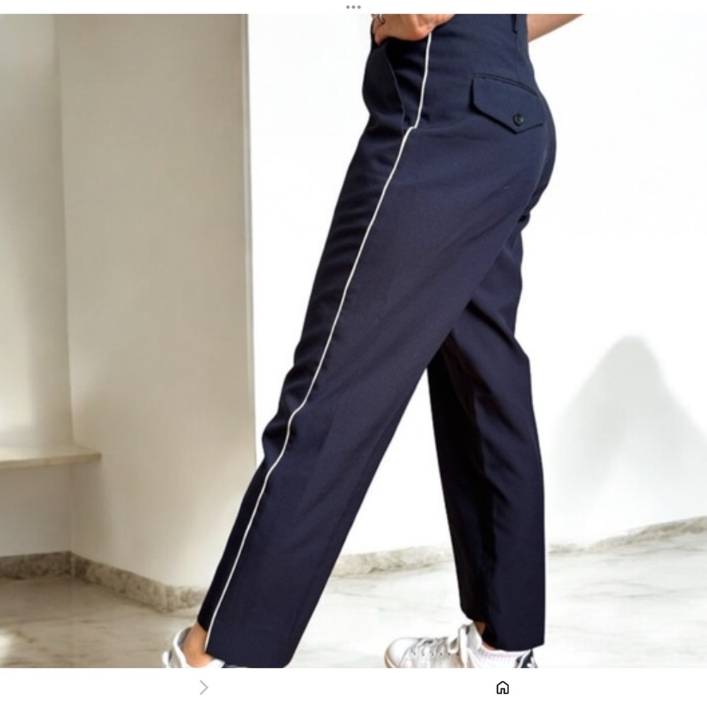 Women’s pants NWT navy side white line